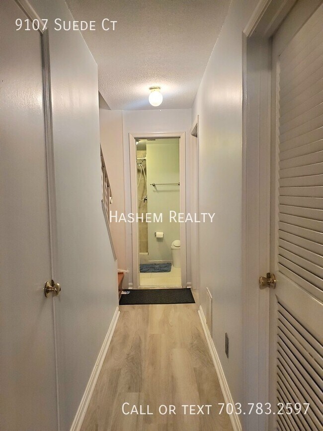 Building Photo - Spacious 1 Bedroom Basement Rental with Pr...