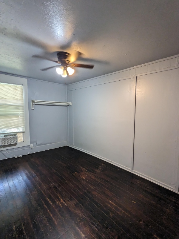 Building Photo - 410 E Day St