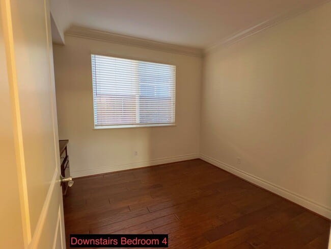 Building Photo - Upgraded 4 bedrooms 3 full baths home in Chula Vista- San Miguel Ranch area.