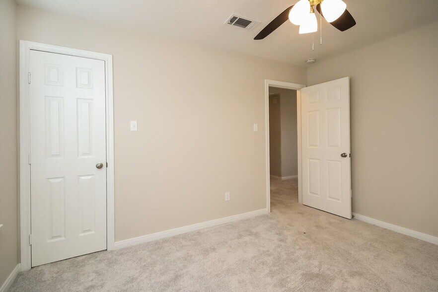 Building Photo - 13003 Sandhill Park Ln
