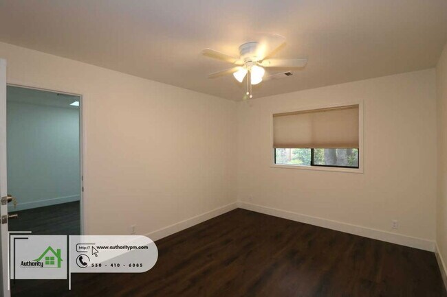 Building Photo - 1879 Tiburon Dr