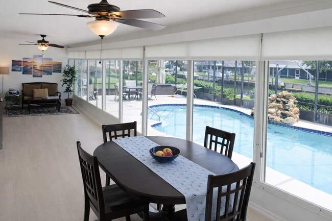 Building Photo - 2066 5th Ct SE