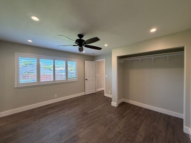 Building Photo - Nicely remodeled 1 bedroom Suite, All utilities paid + WiFi