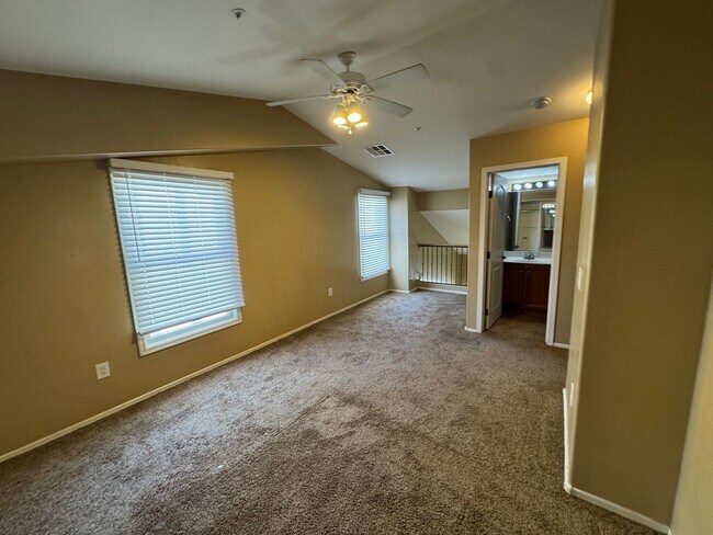 Building Photo - 4062 E Windsor Dr