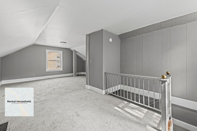 Building Photo - Stunning Renovated 3-Bedroom Bungalow