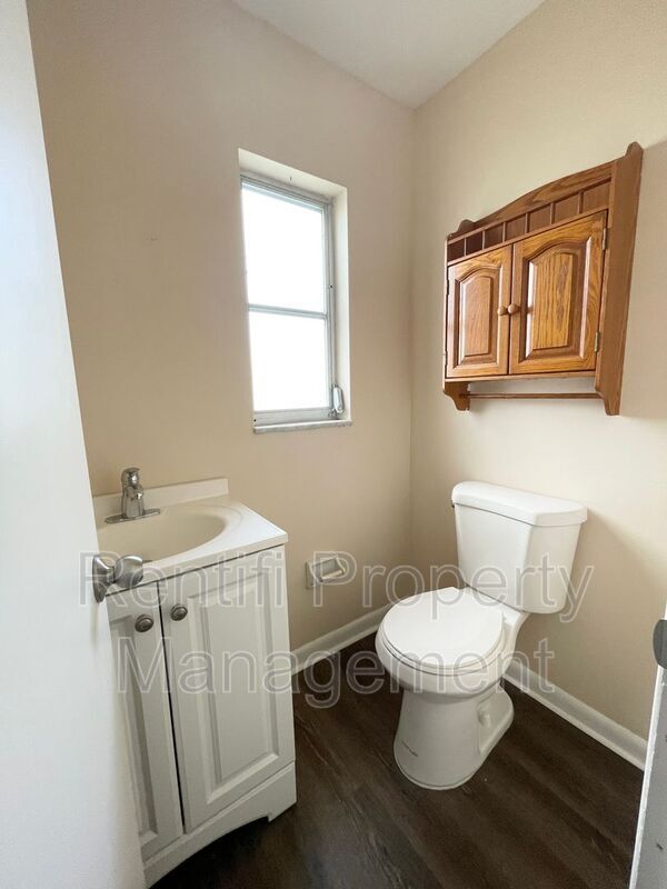 Building Photo - 335 Beachwood Rd