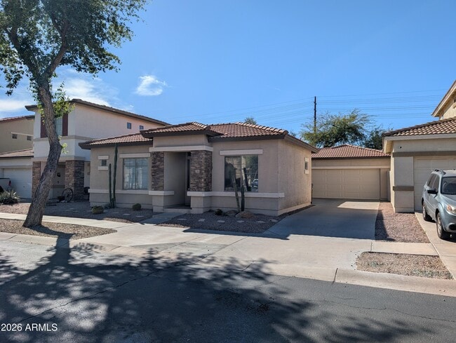 Building Photo - 246 N Seymour