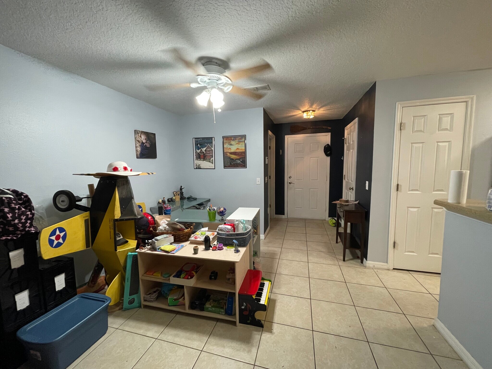 Building Photo - 2452 Hassonite St