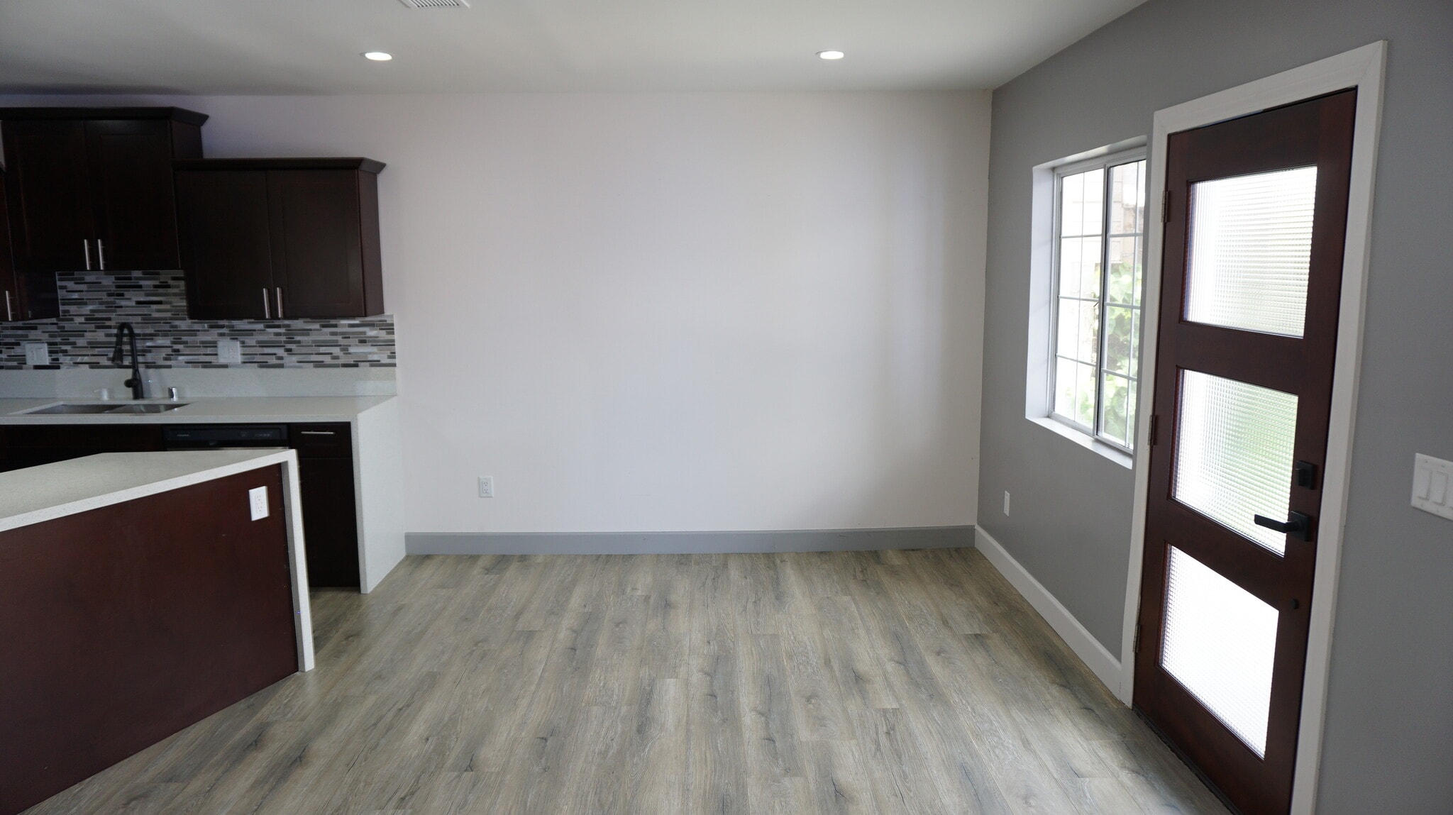 Building Photo - 10065 Arleta Ave