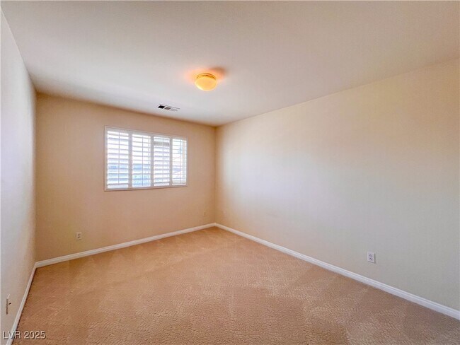 Building Photo - 6586 Shadow Cove Ave