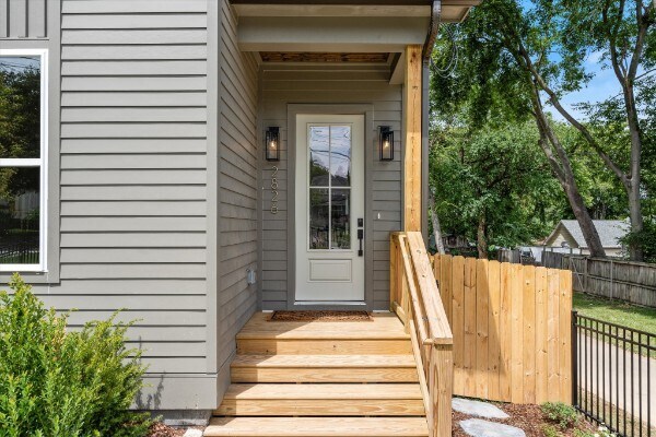 Building Photo - 2826 Clifton Ave