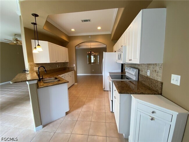 Building Photo - 9265 Belleza Way