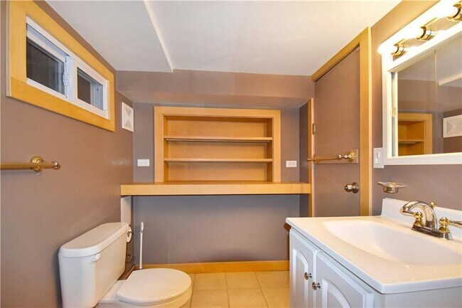 Building Photo - 4214 Post St