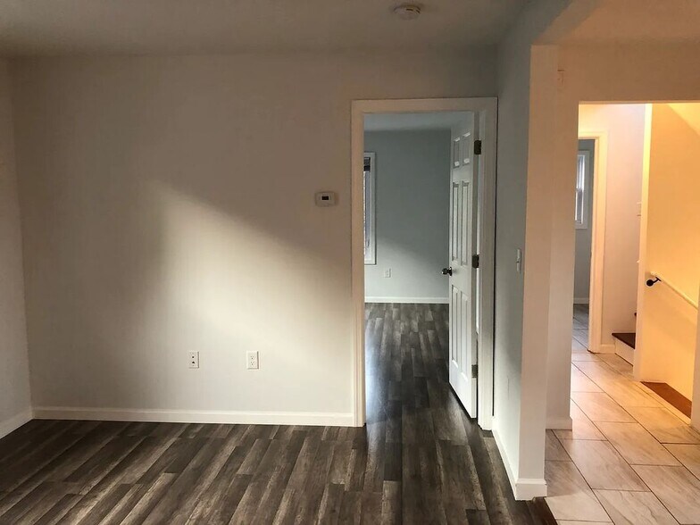 Building Photo - 107 Winslow Pl