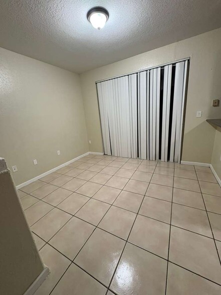 Building Photo - 2819 SE 15th Rd