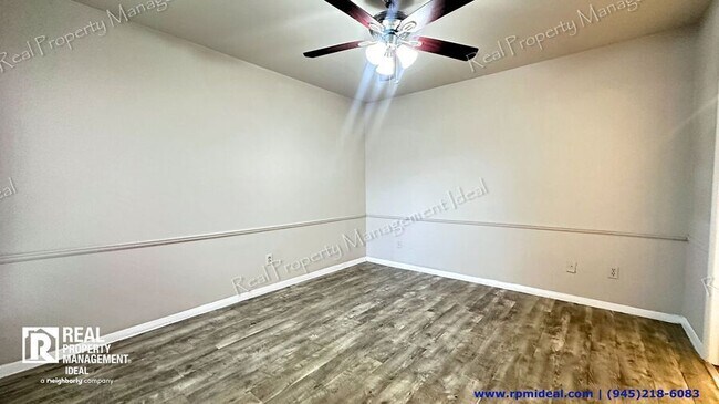 Building Photo - 3045 Park Ln