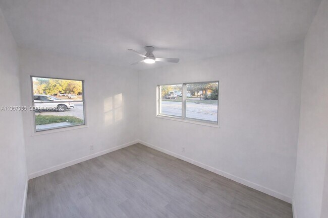 Building Photo - 501 NW 13th St