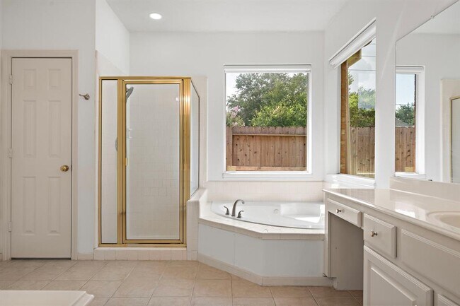 Building Photo - 7319 Emerald Glen Dr