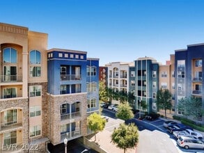 Building Photo - Upscale Executive Living 1 bedroom 1 bath