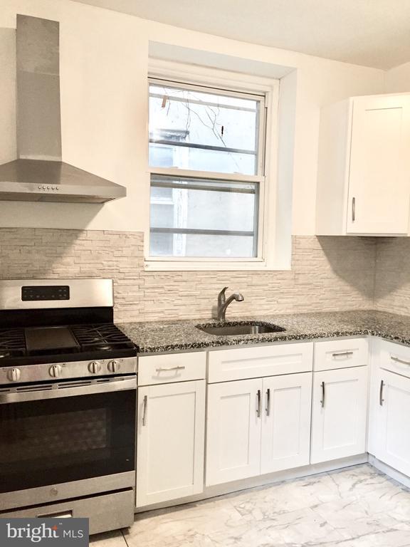 Building Photo - 125 N Ruby St