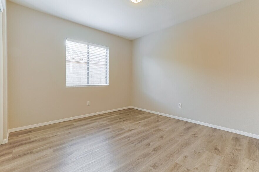 Building Photo - 11259 E Caballero St