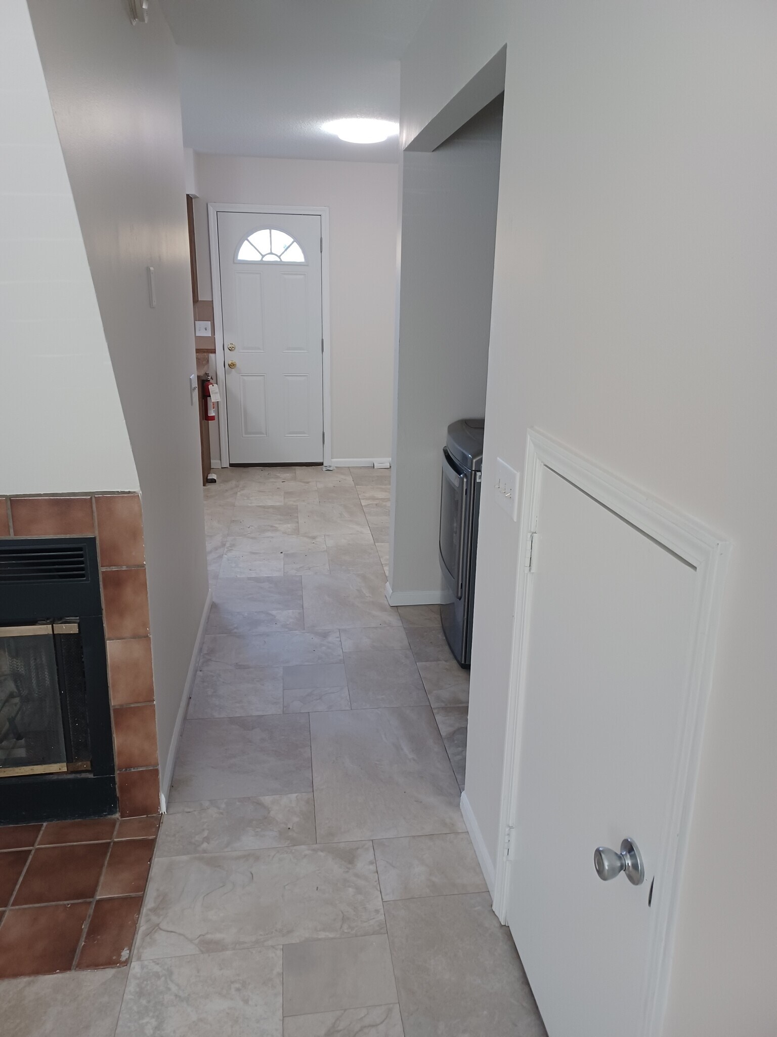 Building Photo - 1016 Riverview Dr