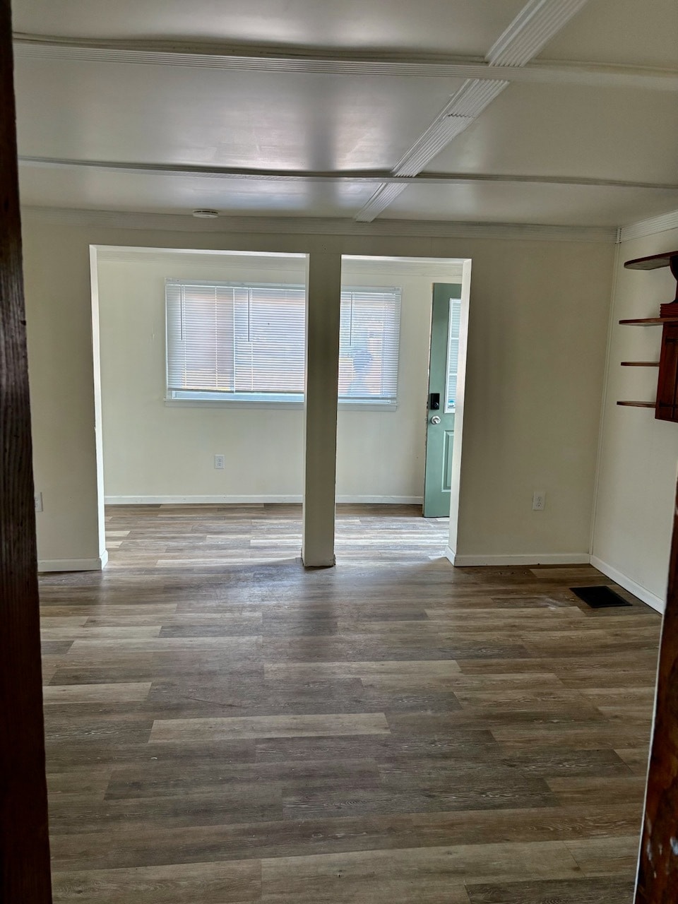 Building Photo - 108 River St