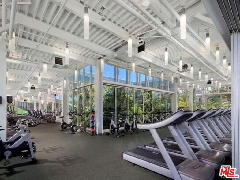 Building Photo - 7100 Playa Vista Dr