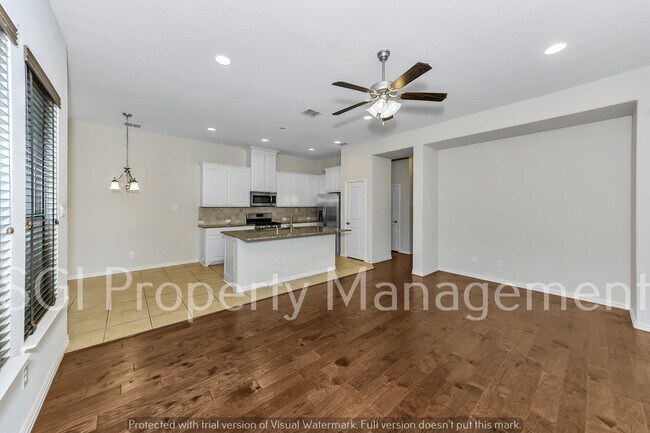 Building Photo - 679 Emily Ln