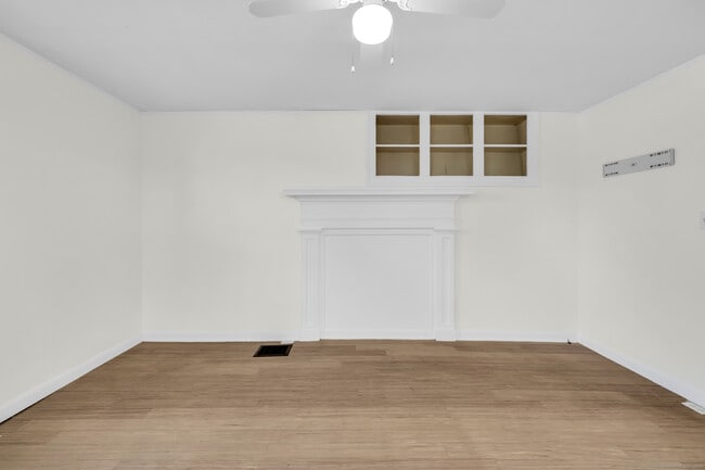 Building Photo - 945 Glastonbury Turnpike