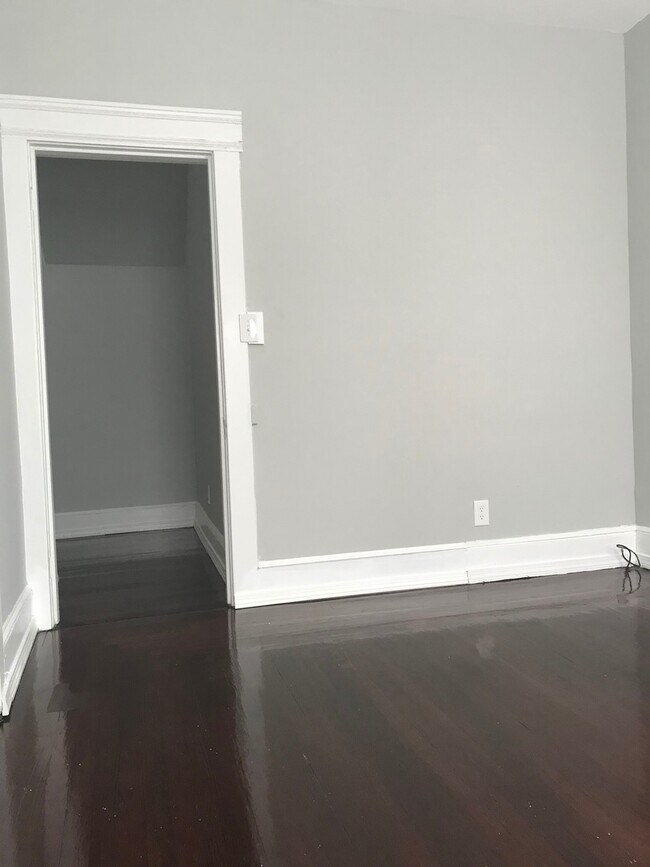 Building Photo - 211-211 Blake St