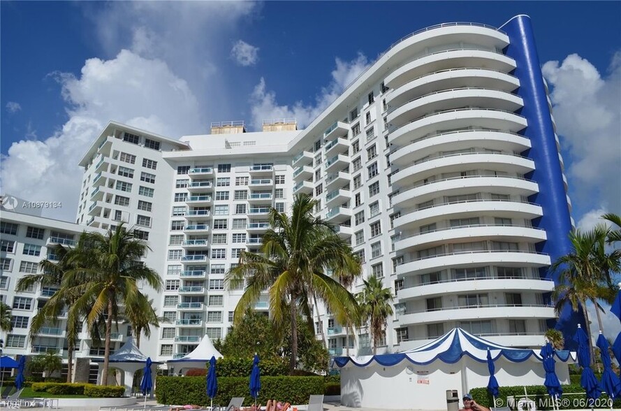 Building Photo - 5161 Collins Ave