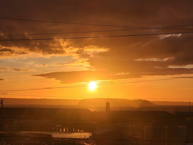 Building Photo - 2216 Grand Ave