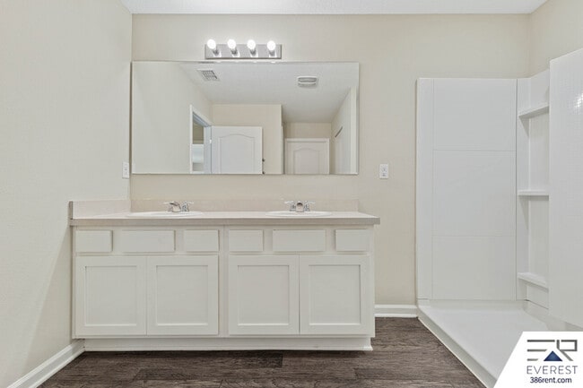 Building Photo - 5 Birchfield Pl