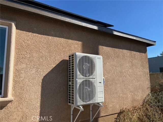 Building Photo - 504 E Stuart Ave