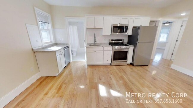 Building Photo - Spacious 4-Bed, 2-Bath Near Porter Square ...