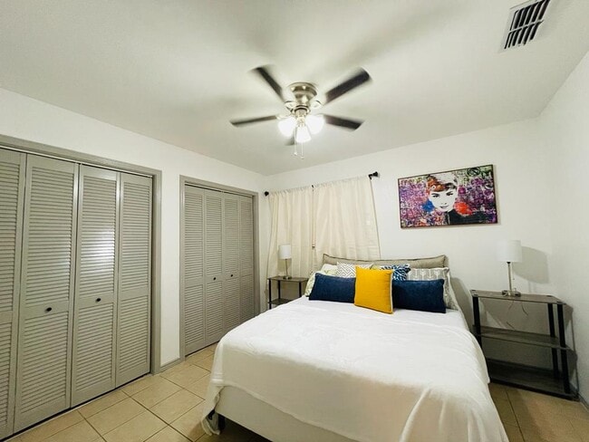 Building Photo - 421 Jose Marti Blvd