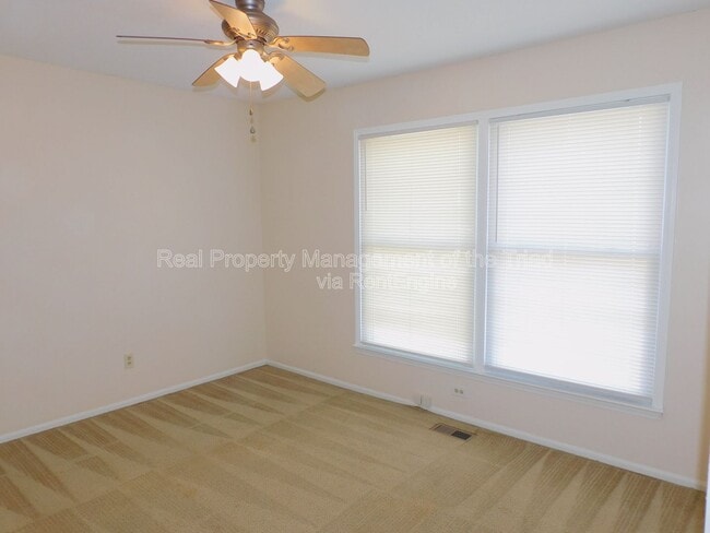 Building Photo - 905 Tipperary Dr