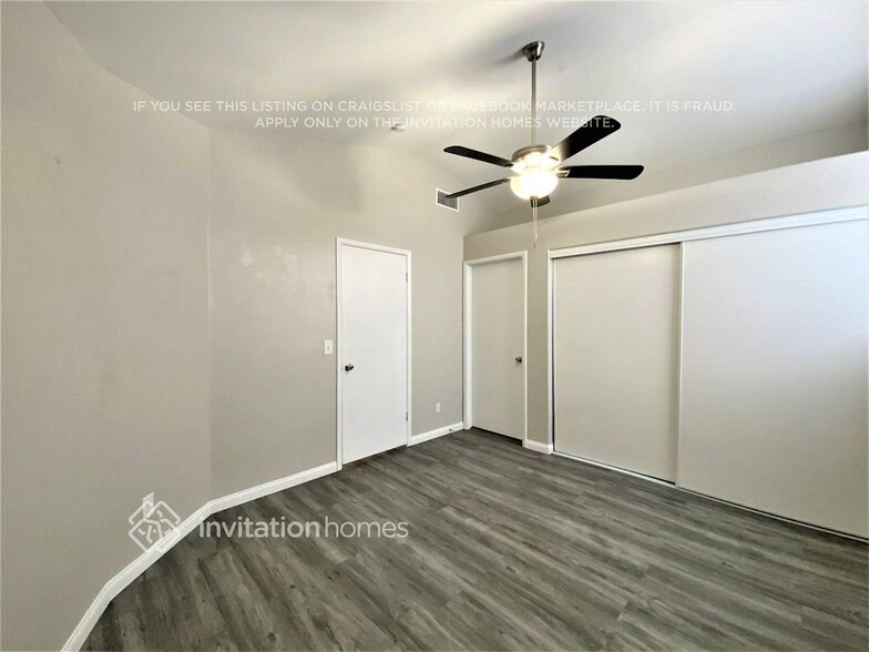 Building Photo - 1221 Taramar St
