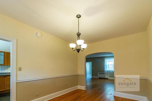 Building Photo - 16 Nunnery Ln
