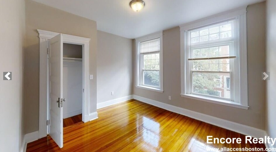 Building Photo - 7 Strathmore Rd