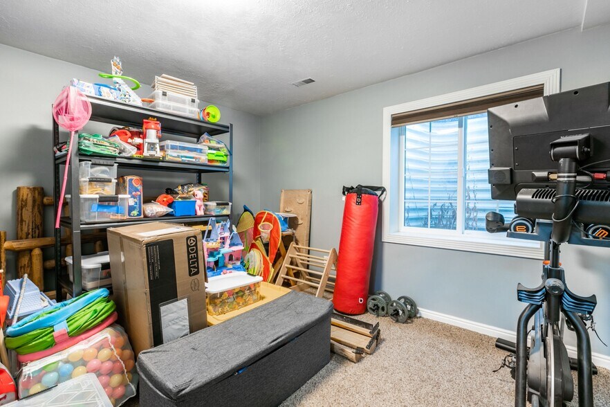 Building Photo - 6002 W Olympiad Ln