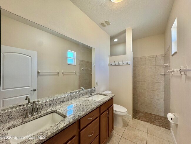 Building Photo - 181 Del Monte St NE