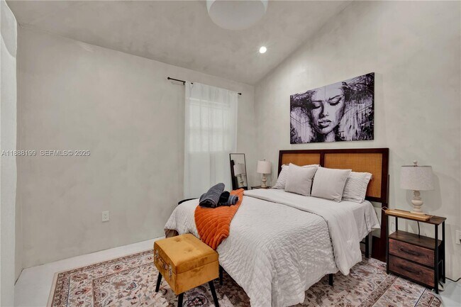 Building Photo - 520 Bay Point Rd