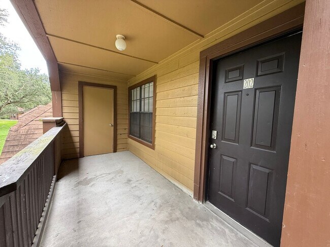 Building Photo - 365 Forestway Cir