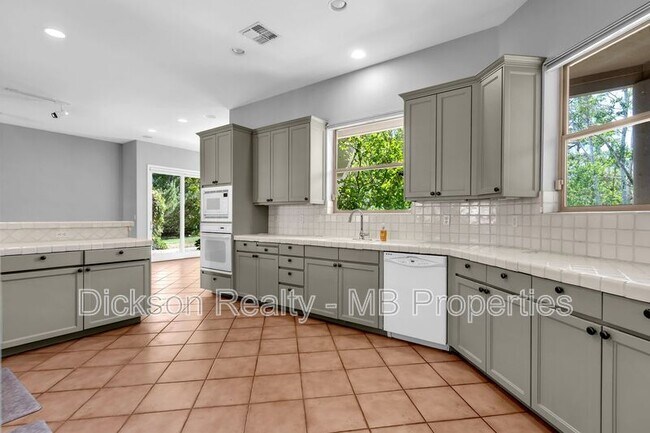 Building Photo - 4440 Juniper Trail