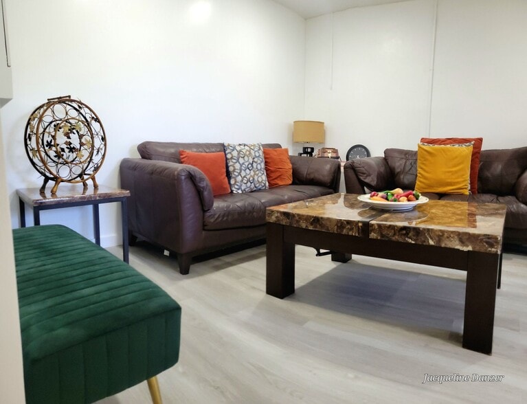 Living-room - 2241 NE 38th St