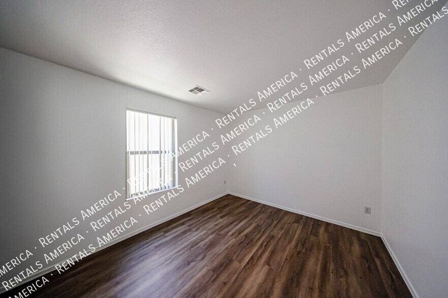 Building Photo - 9410 W Virginia Ave