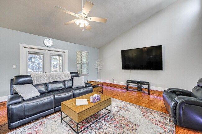 Building Photo - 8411 Brixton