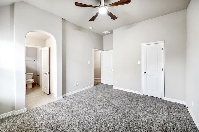 Building Photo - 16815 Violet Trace Ct